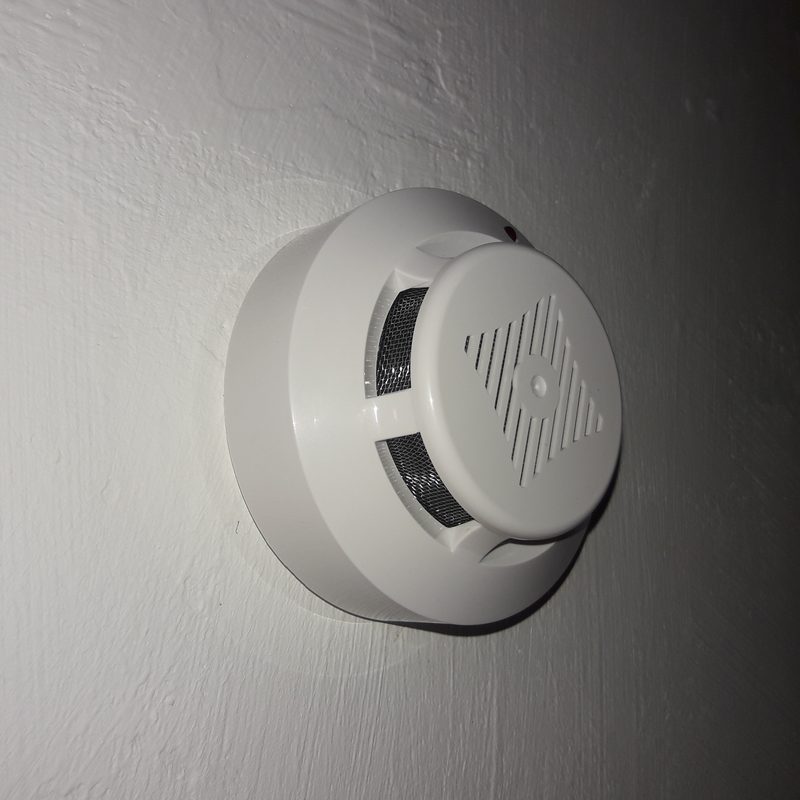 Ceiling smoke detector — fire alarm requirements for a therapy room