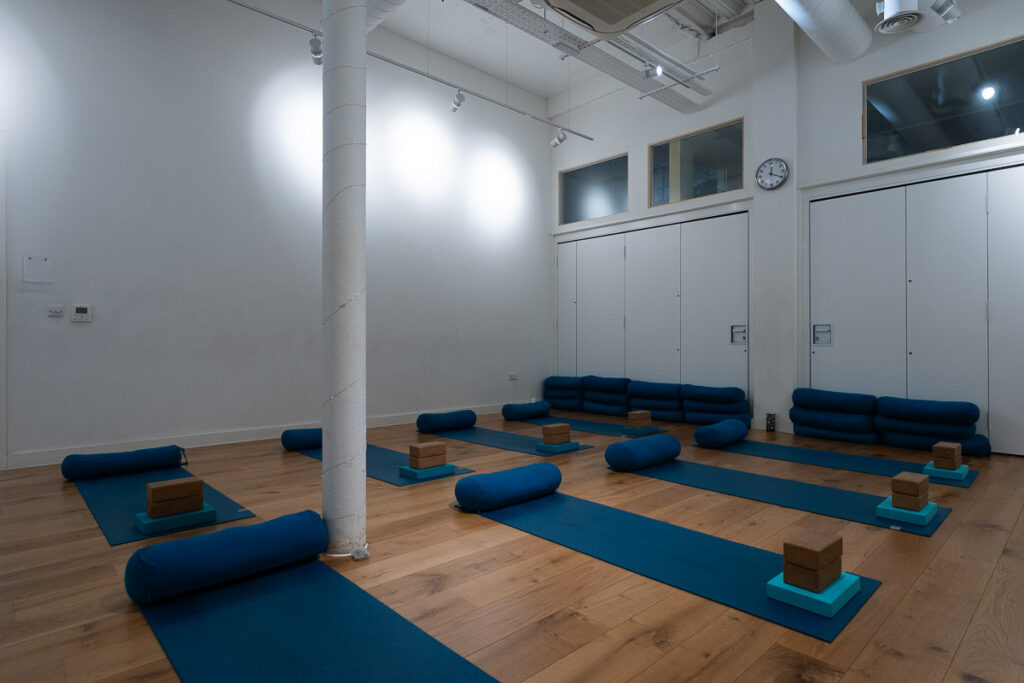 Therapy Massage Beauty Aesthetic Private rooms to rent in Monument EC3R 8DU – Marketing included