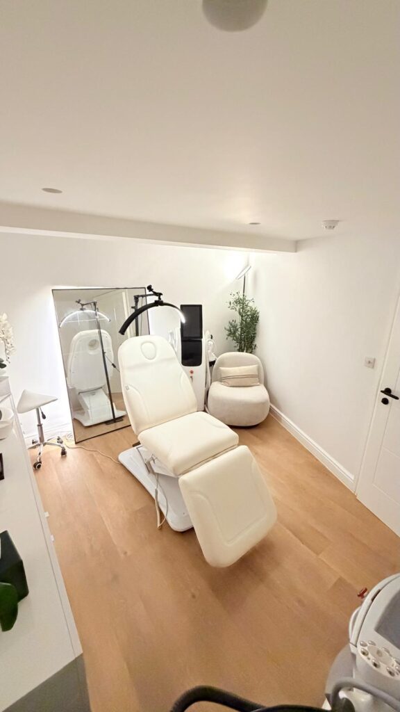 Treatment room for rent in Central London