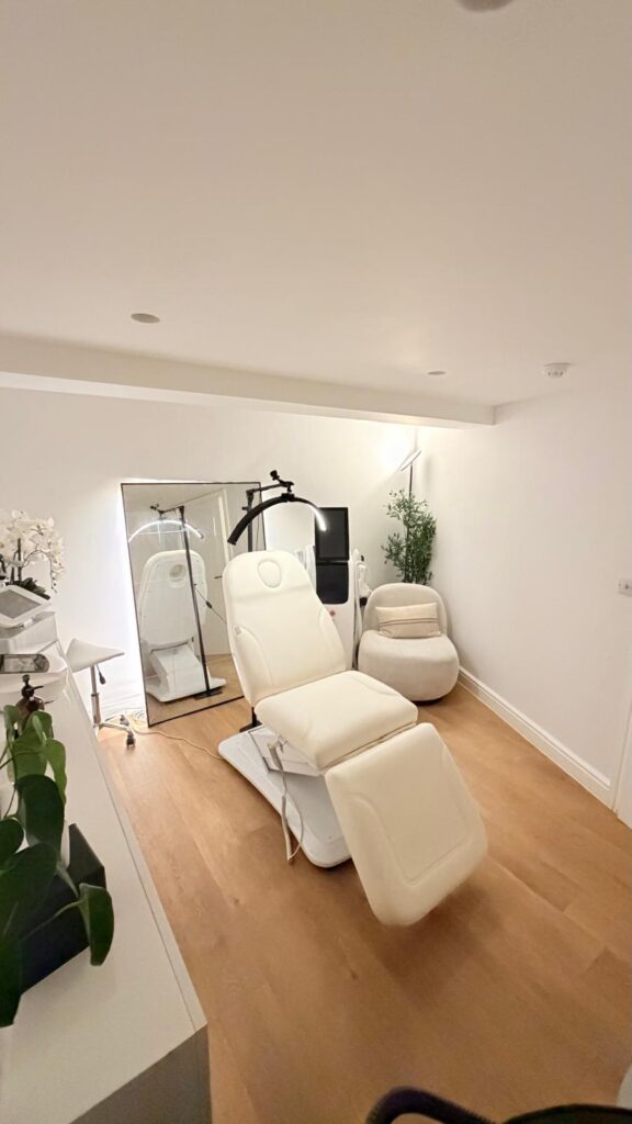 Treatment room for rent in Central London