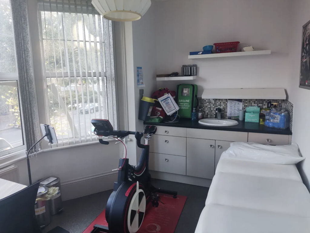 SUITE OF ROOMS FOR RENT OR CAN BE SEPERATED, SUITABLE FOR DENTISTRY OR PRIVATE DOCTORS AND