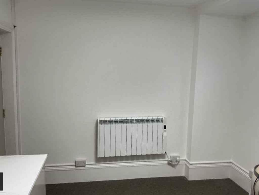 SUITE OF ROOMS FOR RENT OR CAN BE SEPERATED, SUITABLE FOR DENTISTRY OR PRIVATE DOCTORS OR THERAPISTS.