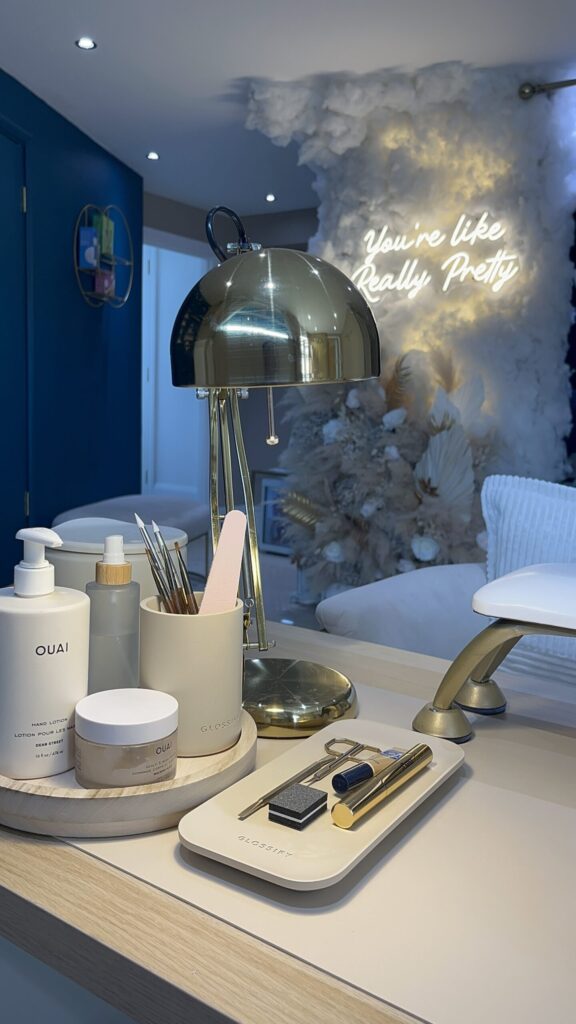 Luxury Treatment Room to Rent In Chessington