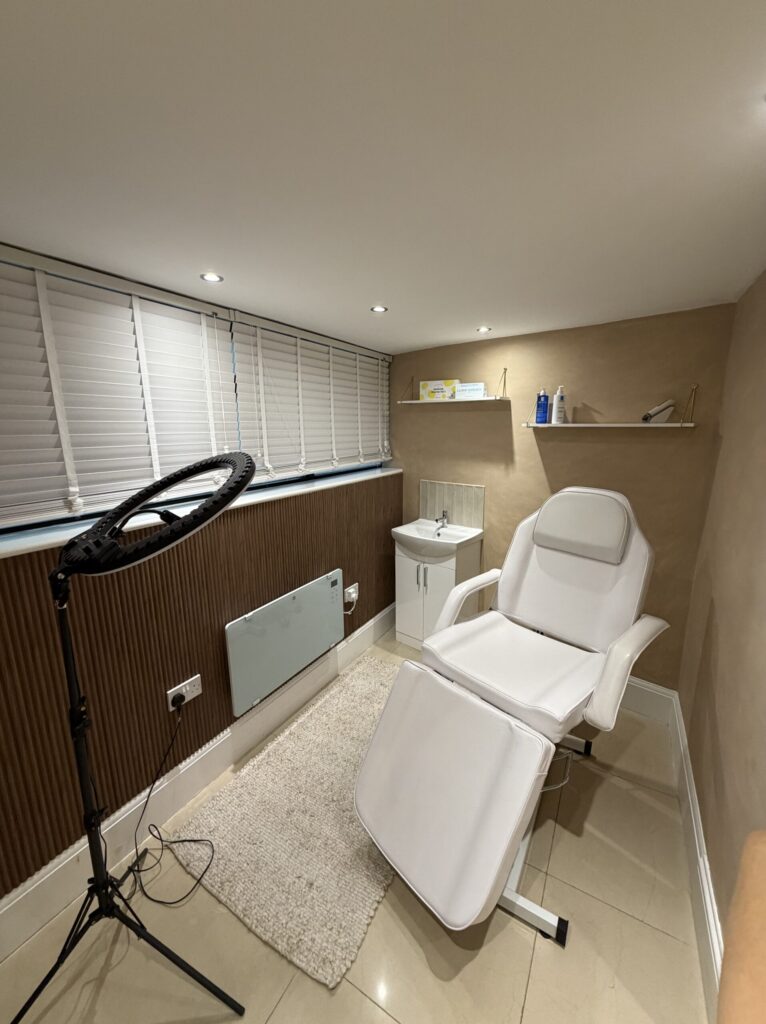 Luxury Treatment Room to Rent In Chessington