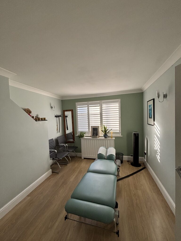 Treatment room to rent
