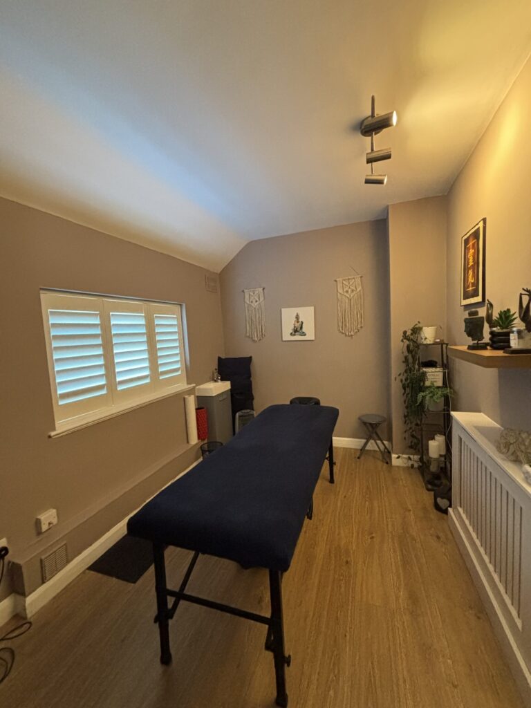 Treatment room to rent