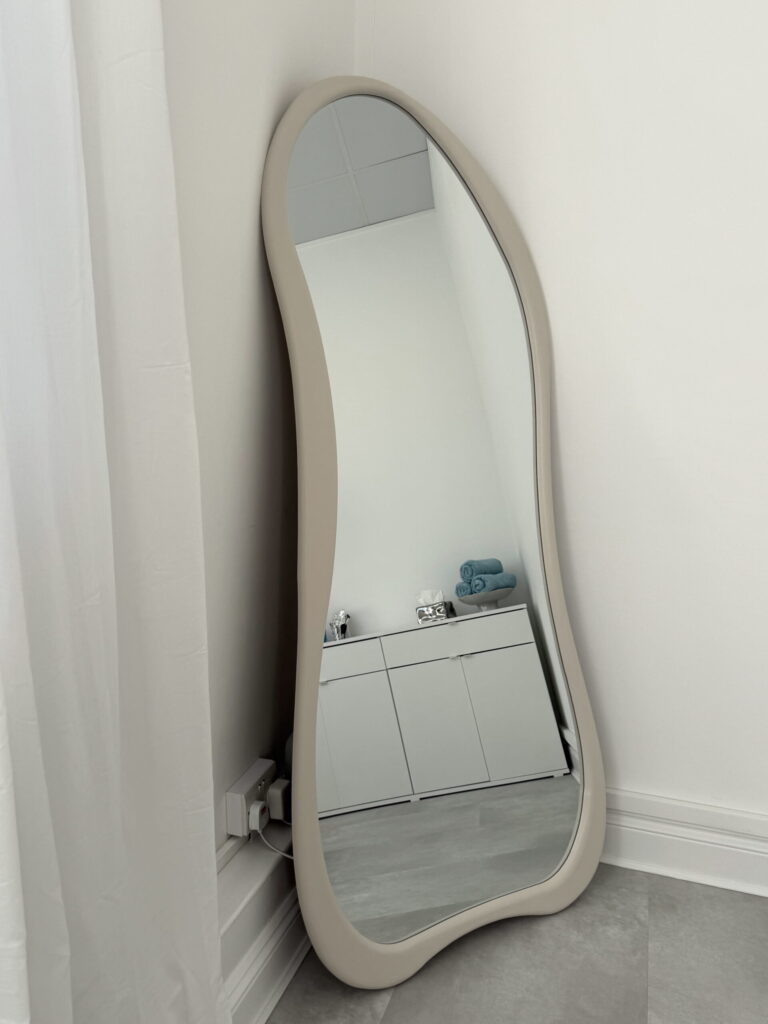 Private Beauty Room to Rent in Upshire, Waltham Abbey – Free Parking
